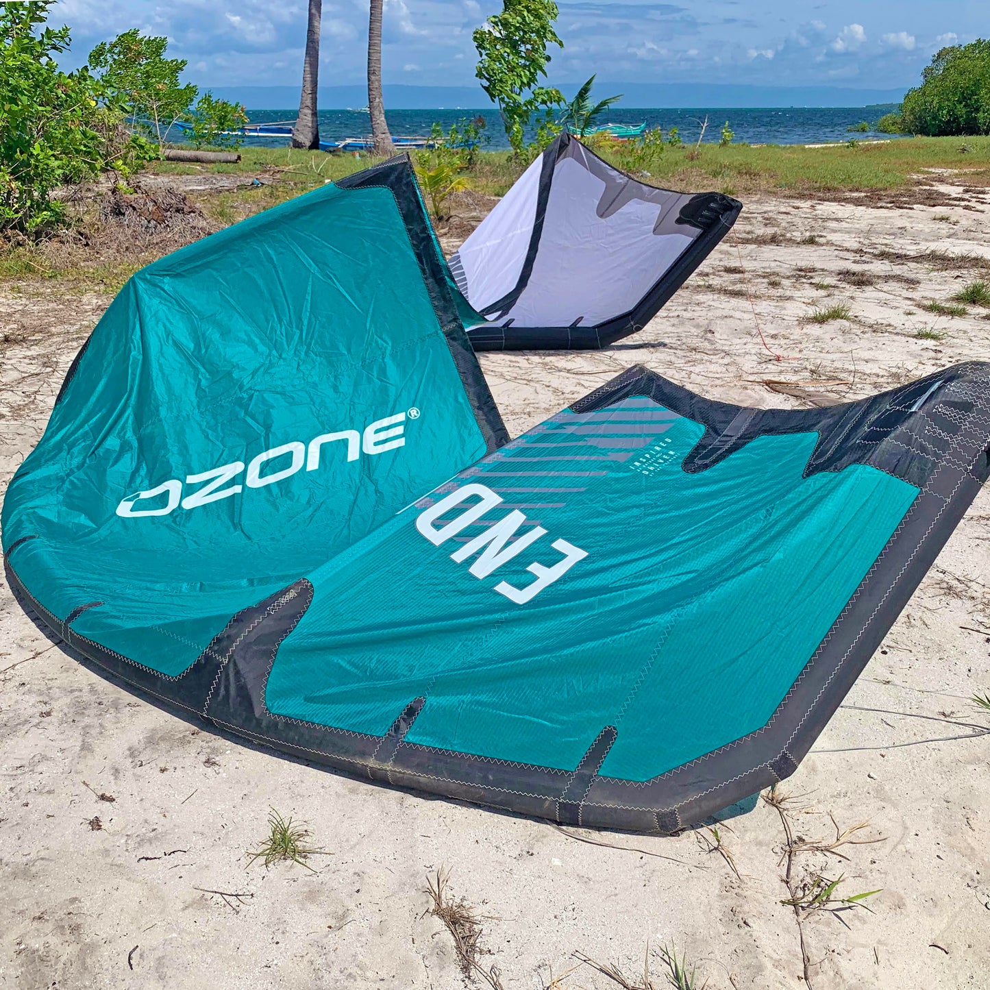 USED 2024 Ozone Enduro V4 Kite - 8m - Emerald