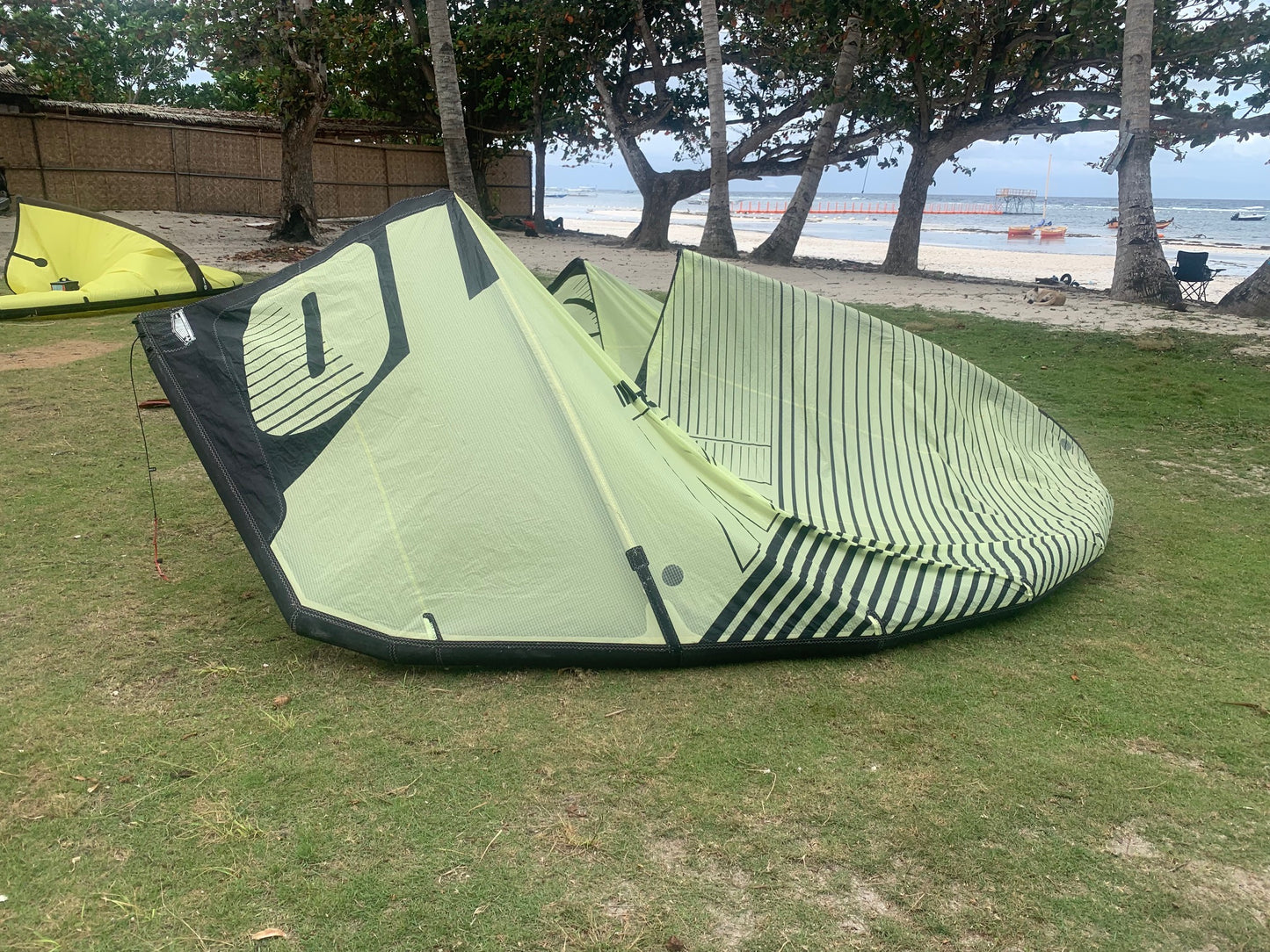 USED 2019 Liquid Force Wow V4 Kite - 10m - Lime