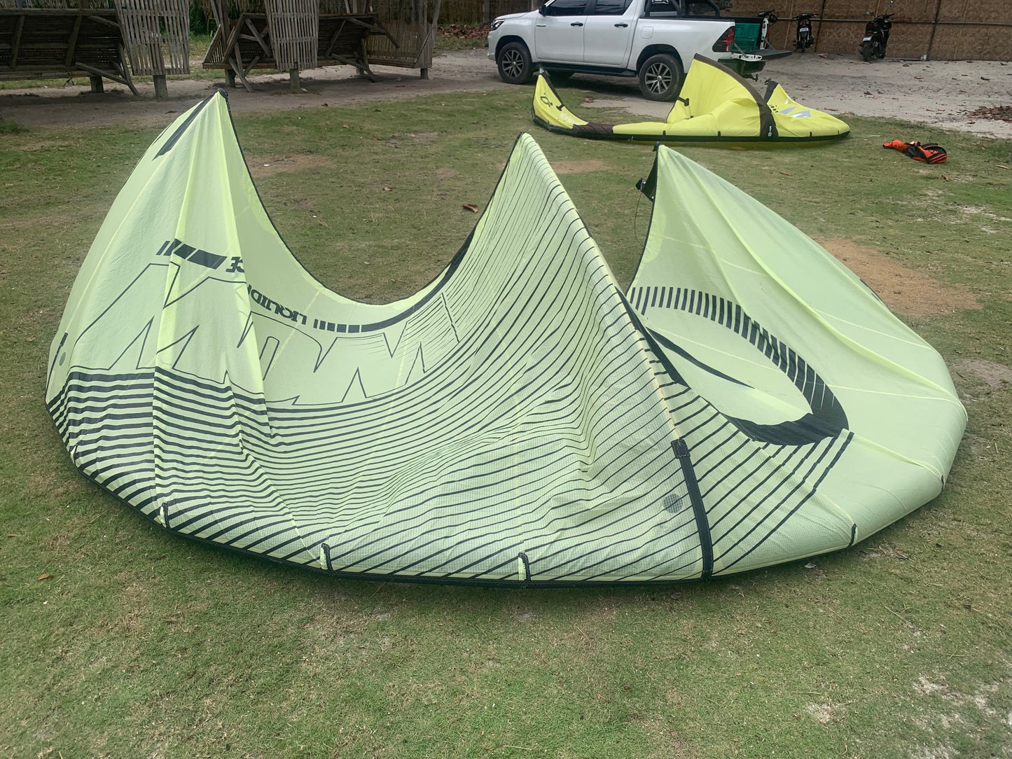 USED 2019 Liquid Force Wow V4 Kite - 10m - Lime