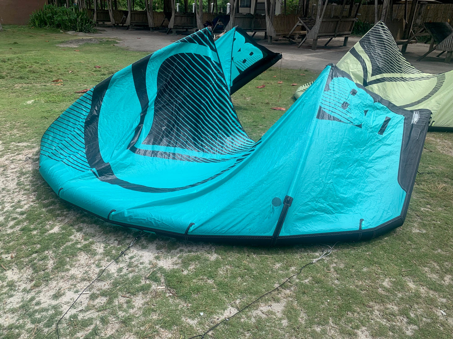 USED 2019 Liquid Force Wow V4 Kite - 8m - Aqua