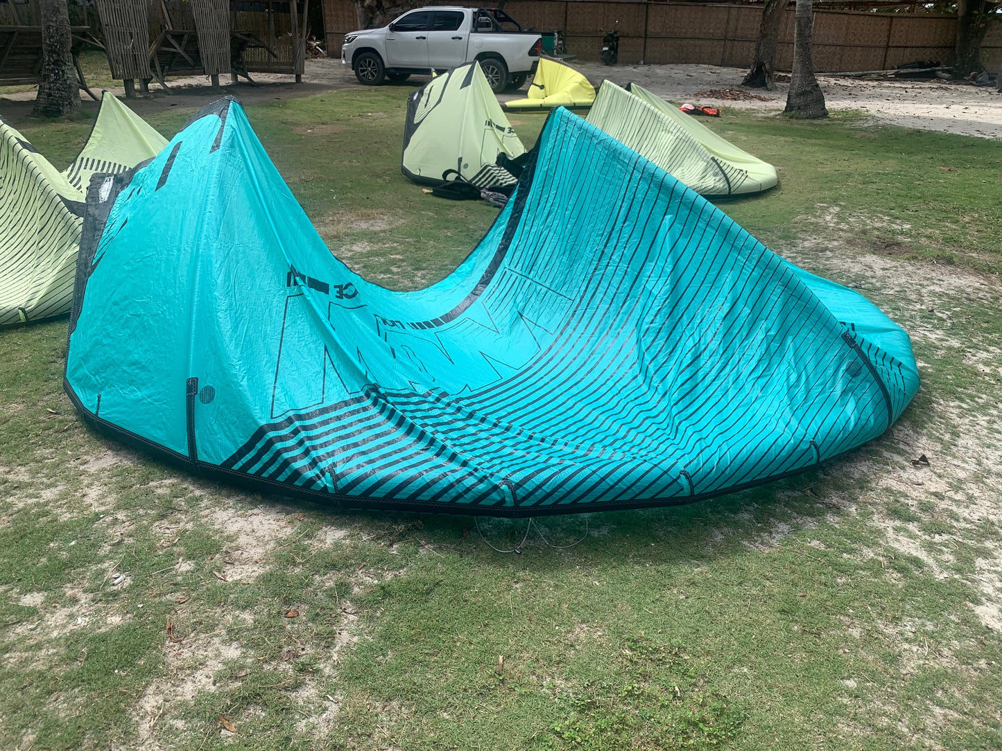 USED 2019 Liquid Force Wow V4 Kite - 8m - Aqua